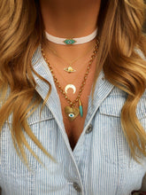 Load image into Gallery viewer, Chain with heart eye charm
