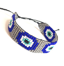 Load image into Gallery viewer, Circle eyes mostacilla bracelet
