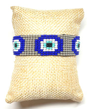 Load image into Gallery viewer, Circle eyes mostacilla bracelet
