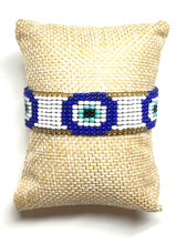 Load image into Gallery viewer, Circle eyes mostacilla bracelet

