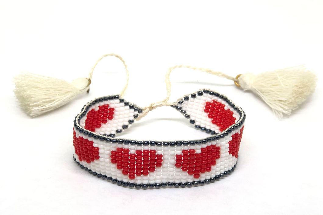 Mostacilla hearts white medium