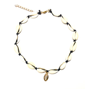 Sea shells with seashell charm black