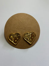 Load image into Gallery viewer, Heart earring
