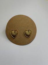 Load image into Gallery viewer, Heart earrings
